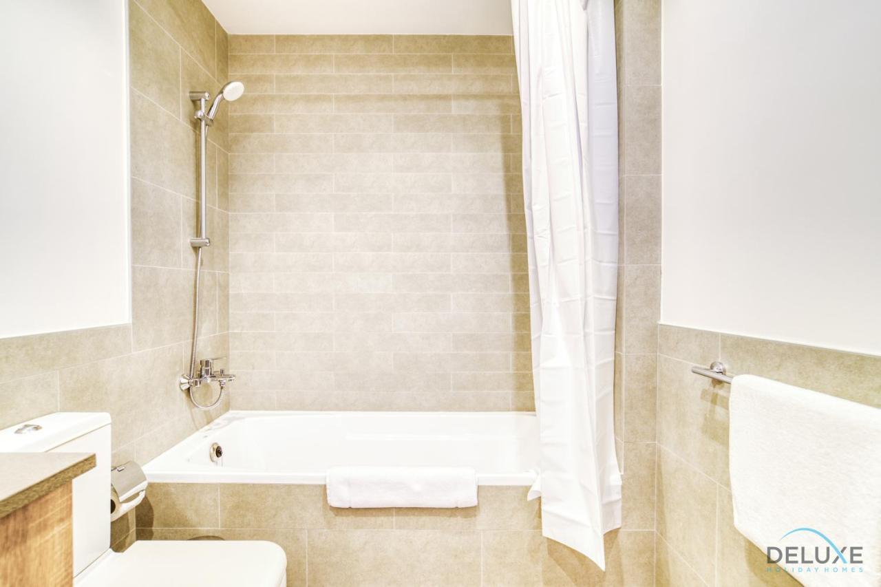 Sophisticated 1Br At Town Square Rawda Dubailand By Deluxe Holiday Homes Exterior photo